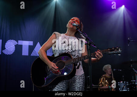 KT Tunstall perfoms live im 2019 Cornbury Festival, tolle Tew, Oxfordshire Stockfoto