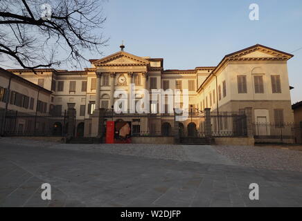 BERGAMO, 1. November 2018: Die Accademia Carrara ist eine Kunstgalerie und eine Akademie der Bildenden Künste in Bergamo. Lombardei, Italien, 1. November 2018 Stockfoto