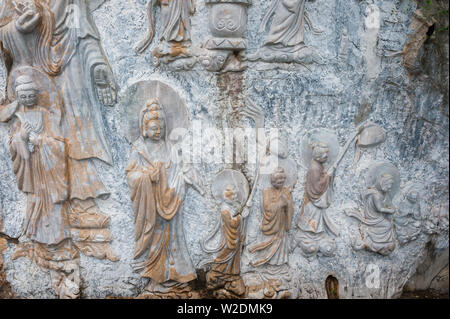 Buddha Statuen in der Höhle in Danang Stockfoto