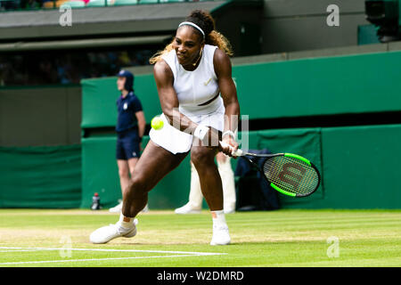 London, Großbritannien, 8. Juli 2019: Serena Williams aus den USA ist in Aktion während der vierten Runde an Tag 8 in Wimbledon Tennis Championships 2019 auf der All England Lawn Tennis und Croquet Club in London. Credit: Frank Molter/Alamy leben Nachrichten Stockfoto