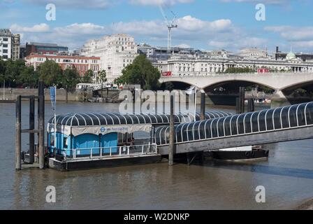 Waterloo Bridge, London, SE1, England, 3/9/10. Schöpfer: Ethel Davies; Davies, Ethel. Stockfoto