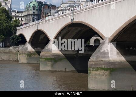 Waterloo Bridge, London, SE1, England, 3/9/10. Schöpfer: Ethel Davies; Davies, Ethel. Stockfoto