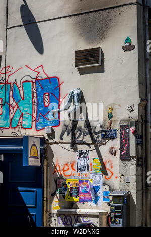 Urban Intervention Kunst in La Croix-Rousse Bezirk, früher Seide Hersteller Nachbarschaft während des 19. Jahrhunderts, jetzt eine modische Künstlerviertel Stockfoto