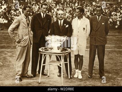 Großbritannien gewinnt den Davis Cup Tennis Meisterschaft, Paris, 30. Juli 1933, (1935). Schöpfer: Unbekannt. Stockfoto