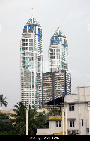 Blick auf SHAPOORJI TARDEO PALLONJI IMPERIAL TÜRME, Mumbai, sehr teuren Immobilien im Süden von Mumbai Stockfoto