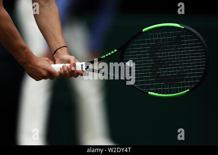 8. Juli 2019, den All England Lawn Tennis und Croquet Club, Wimbledon, England, Wimbledon Tennis Turnier, Tag 7; eine Detailansicht der Schläger, die von Simona Halep (ROM) Stockfoto