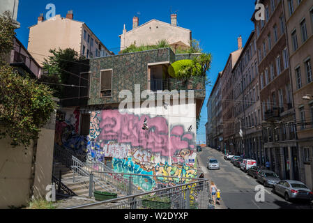 La Croix-Rousse Bezirk, früher Seide Hersteller Nachbarschaft während des 19. Jahrhunderts, jetzt eine modische Künstlerviertel, Lyon, Frankreich Stockfoto