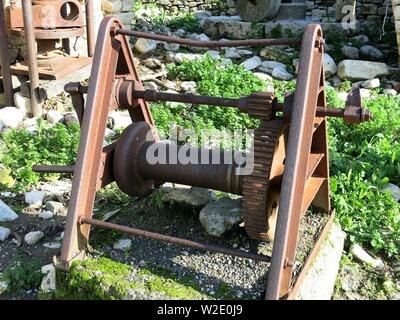 Ruinen einer alten Ölmühle in Kato Moulia, Kreta, Griechenland. Stockfoto