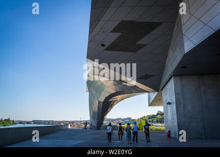 Zusammenfluss Museum, Science Center und das Museum für Anthropologie, das im Jahr 2014 eröffnete, Lyon, Frankreich Stockfoto