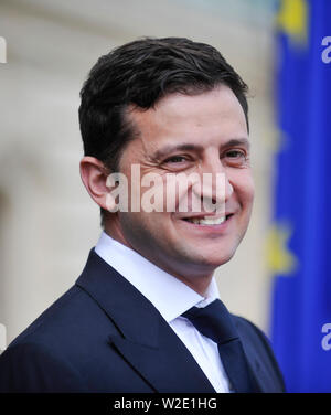 Ukraine Präsident Wladimir Zelensky lächelt während des 21. Gipfeltreffens EU-Ukraine in Kiew. Stockfoto