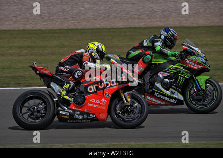 Alvaro Bautista und Leon Haslam, Rad an Rad in der World Superbikes Stockfoto