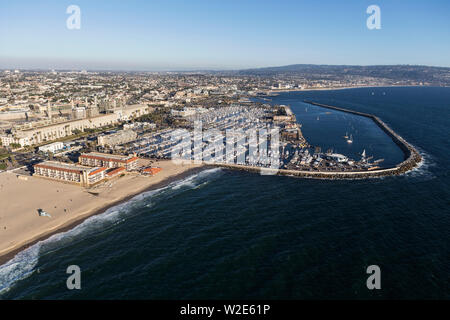 Luftaufnahme von Redondo Beach in der Nähe von Los Angeles in Südkalifornien. Stockfoto