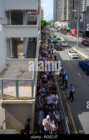 Tuen Mun, Hong Kong - 6. Juli 2019: Die Masse Protest und die Tuen Mun öffentlichen Park besetzen. Die Demonstranten auf die Straßen von Hong Kong ein zu widersetzen Stockfoto