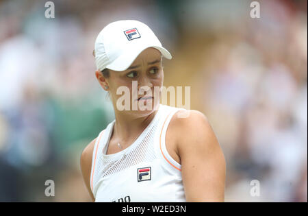 London, Großbritannien. 6. Juli, 2019. Ashleigh Barty (AUS) während ihres Gleichen gegen Harriet Dart (GBR) in ihren Ladies' Singles dritte Runde passen. Credit: Andrew Patron/ZUMA Draht/Alamy leben Nachrichten Stockfoto