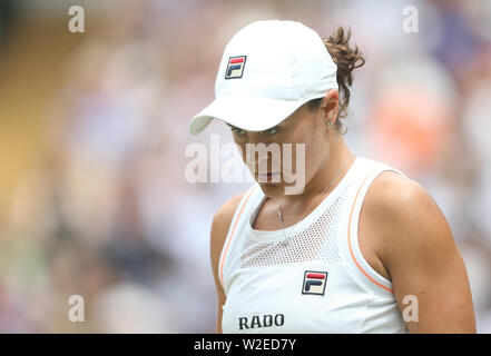 London, Großbritannien. 6. Juli, 2019. Ashleigh Barty (AUS) während ihres Gleichen gegen Harriet Dart (GBR) in ihren Ladies' Singles dritte Runde passen. Credit: Andrew Patron/ZUMA Draht/Alamy leben Nachrichten Stockfoto