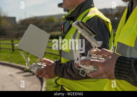 2 Drone Controller mit control equipment Stockfoto