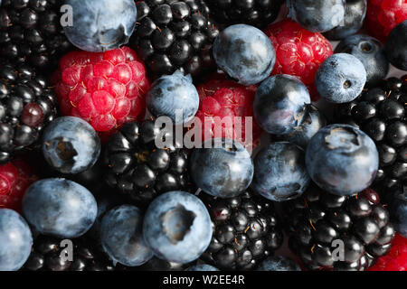 Haufen von frischen Beeren als Hintergrund, in der Nähe Stockfoto