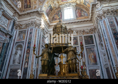 Rom, Italien, 21. Juni 2018: Panoramablick auf den Innenraum der Basilika Santa Maria Maggiore, oder die Kirche Santa Maria Maggiore. Es ist eine Päpstliche großen Ba Stockfoto