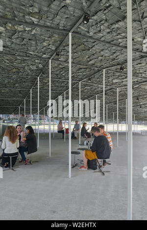 Serpentine Pavillon im Sommer 2019 von Junya Ishigami, London entwickelt Stockfoto