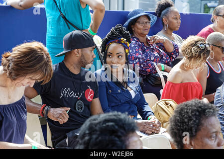 Paris, Frankreich. 7. Juli 2019. Kevin Coique und Choreograph Leeyah besucht die 18. Ausgabe des Carnaval Tropical de Paris am 7. Juli 2019 Stockfoto