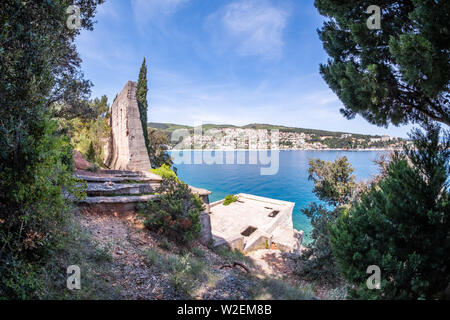 Verlassene Ruine verloren Ort Port mit Standseilbahn mine in der Stadt Cere in der Nähe von Rabac in Istrien, Bauxit, Kroatien Stockfoto