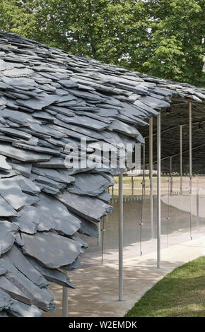 Serpentine Pavillon im Sommer 2019 von Junya Ishigami, London entwickelt Stockfoto