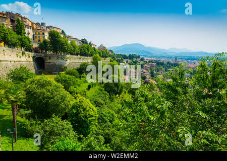 Bergamo Stadt Panorama von Citta Alta Altstadt, Italien Stockfoto