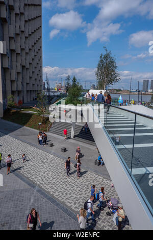 Die Flut, London's erste Riverside linear Park-Greenwich Peninsula Stockfoto