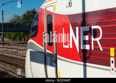 Peterborough, Cambirdgeshire, Großbritannien, Juli 2019, eine Aussicht auf eine Azuma LNER Bahnhof in Peterborough Station Stockfoto