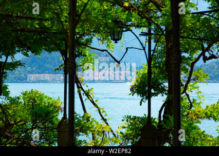 Pergola mit Efeu Stockfotografie - Alamy