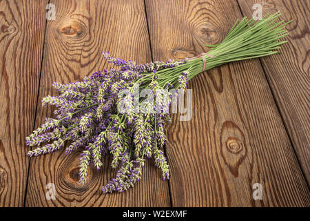 Lavendel Blumen Haufen isoliert auf weißem Hintergrund Stockfoto