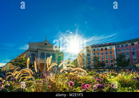 Blick auf Gaertnerplatz Square und thater in München, Deutschland Stockfoto