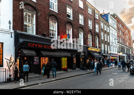 Ronnie Scott's Jazz Club, der Frith Street, Soho, London, England, UK. Stockfoto