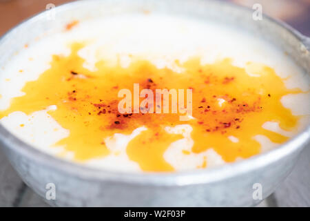 Hausgemachte türkische Joghurt Suppe (yayla Suppe) Stockfoto