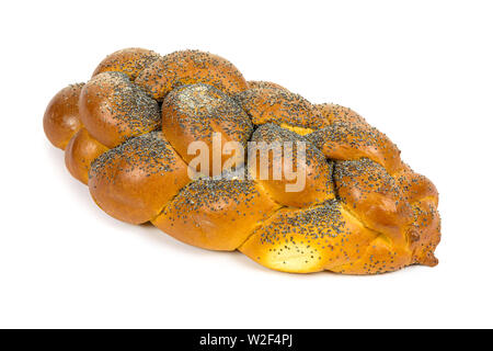 Frische ganze challah Brot auf weißem Hintergrund mit Freistellungspfad isoliert Stockfoto