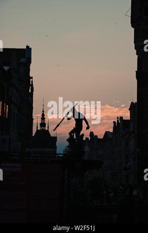 Die Sonne über der Altstadt in Danzig, Polen. © Natasha Camilleri Stockfoto