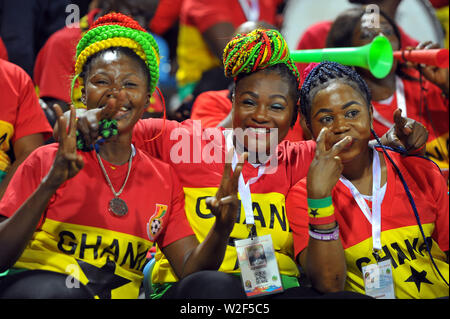 Ismailia, Ägypten. 8. Juli, 2019. Unterstützer von Ghana während Tunesien vs Ghana. Insgesamt Afrika Cup der Nationen Ägypten 2019 an der Ismailia Stadion östlich von Kairo (140 km). Foto: Chokri Mahjoub Credit: Chokri Mahjoub/ZUMA Draht/Alamy leben Nachrichten Stockfoto