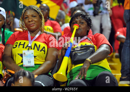 Ismailia, Ägypten. 8. Juli, 2019. Unterstützer von Ghana während Tunesien vs Ghana. Insgesamt Afrika Cup der Nationen Ägypten 2019 an der Ismailia Stadion östlich von Kairo (140 km). Foto: Chokri Mahjoub Credit: Chokri Mahjoub/ZUMA Draht/Alamy leben Nachrichten Stockfoto