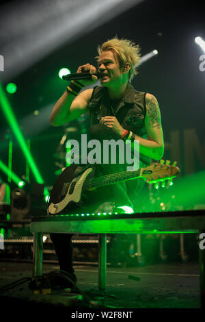 Summe 41 live bei O2 Victoria Warehouse Juni 2019 Stockfoto