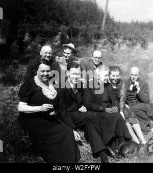 Eva Braun Collection (Album 2) - Urlaub in Steinebach und Stegen, Gruppe Familie Foto Stockfoto