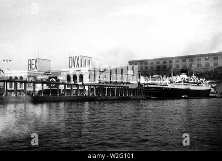 Eva Braun Collection (Album 5) - Hafen von Neapel Neapel Italien Ca. 1930s oder 1940s Stockfoto