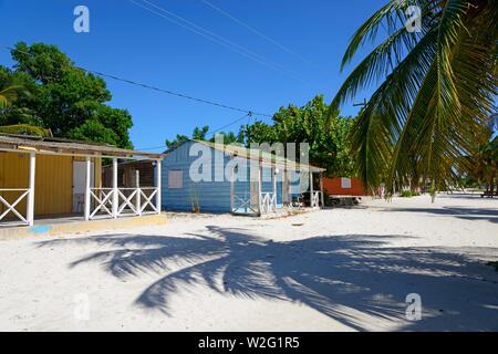 Häuser, Fischerdorf Mano Juan, Insel Isla Saona, Parque Nacional del Este, Dominikanische Republik Stockfoto