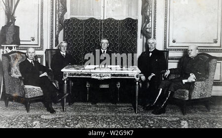 Mitglieder der amerikanischen Kommission zur Aushandlung des Friedens, Hotel Crillon, Paris, Frankreich. Nach rechts: Oberst E.M. Links Haus; Staatssekretär Robert Lansing; Präsident Woodrow Wilson; Herrn Abgeordneten Henry White und General Tasker H. Bliss, USA kann. 12/16/1918 Stockfoto