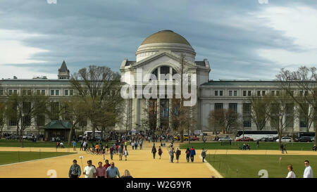 WASHINGTON, DC, USA - April 3, 2017: Äußere des Smithsonian Museum in Washington DC Stockfoto