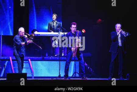 Juni 15, 2019 - Indianapolis, IN, USA - 15. Juni 2019 - Hamilton, Ontario, Kanada. James Pankow, Robert Lamm, Ray Herrmann und Lee Loughnane der legendären Band Chicago live im Konzert an FirstOntario Center. Photo Credit: Brent Perniac/AdMedia (Credit Bild: © Brent Perniac/AdMedia über ZUMA Draht) Stockfoto