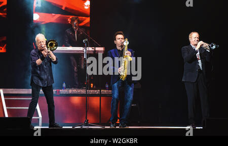 Juni 15, 2019 - Indianapolis, IN, USA - 15. Juni 2019 - Hamilton, Ontario, Kanada. James Pankow, Ray Herrmann und Lee Loughnane der legendären Band Chicago live im Konzert an FirstOntario Center. Photo Credit: Brent Perniac/AdMedia (Credit Bild: © Brent Perniac/AdMedia über ZUMA Draht) Stockfoto