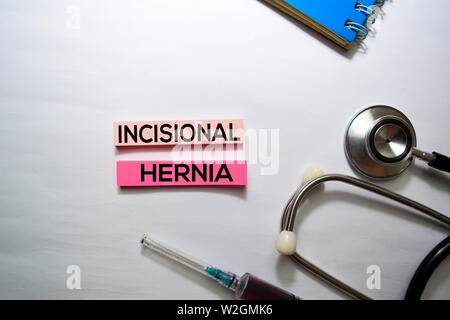 Incisional Hernia Text oben Blick auf weißem Hintergrund. Healthcare/Medical Konzept Stockfoto