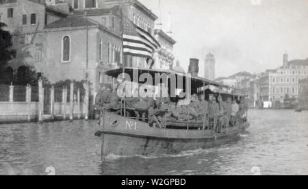 West Point Klasse 1921 auf Tour durch Italien. Offiziere auf eine Sightseeing-tour über Venedig, Italien Ca. 1919-1921 Stockfoto