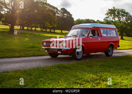 SAO 856 N rot Morris 10 CWT 1300 VAN im Classic Car Rally statt am Sonntag, den 7. Juli 2019. Mark Woodward's midsummer Classic Car Show reiste zu malerischen Carnforth zu präsentieren mehr Klassiker, historics, vintage Motoren und Sammlerstücke auf der diesjährigen Leighton Hall Verkehr zeigen, eine Gelegenheit, über 500 klassische Fahrzeuge vergangener Zeiten auf eines der umfassendsten und diverse Shows im Sommer classic car Event zu sehen. Stockfoto