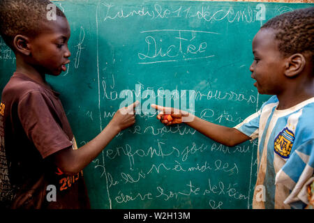 ICCV Nazemse NGO in Ouagadougou, Burkina Faso. Schule helfen. Stockfoto